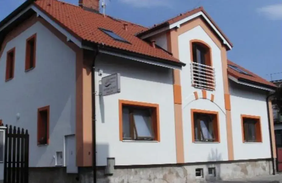 Harmony Hall, Königgrätz Pražské Předměstí